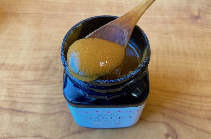 武州養蜂園のマヌカハニーの見た目